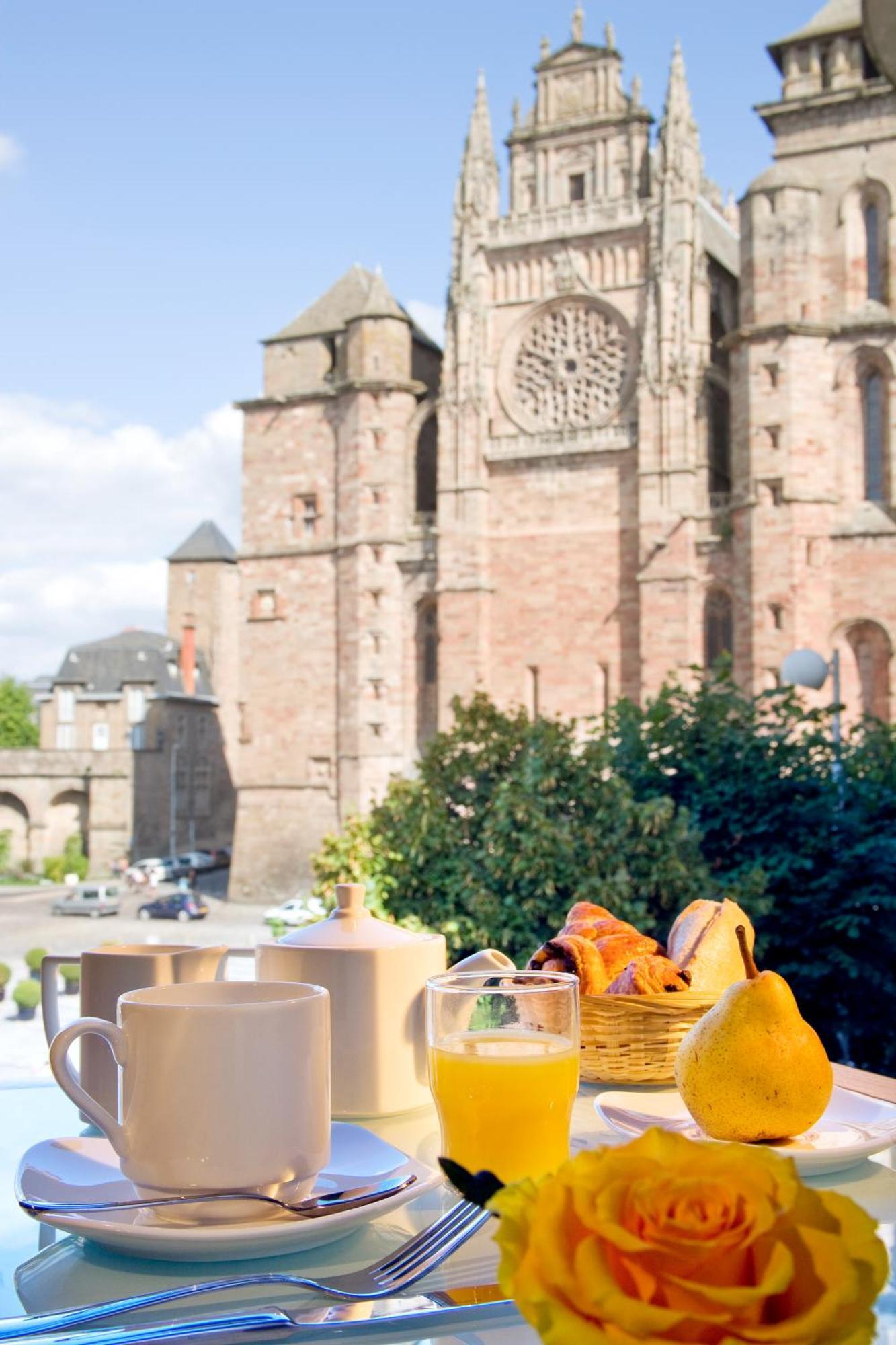 Hotel Mercure Rodez Cathedrale Exterior photo