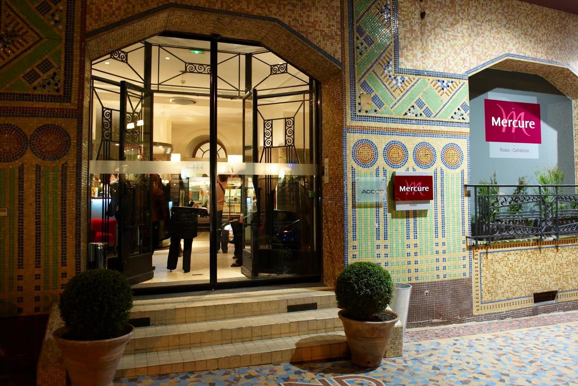Hotel Mercure Rodez Cathedrale Exterior photo