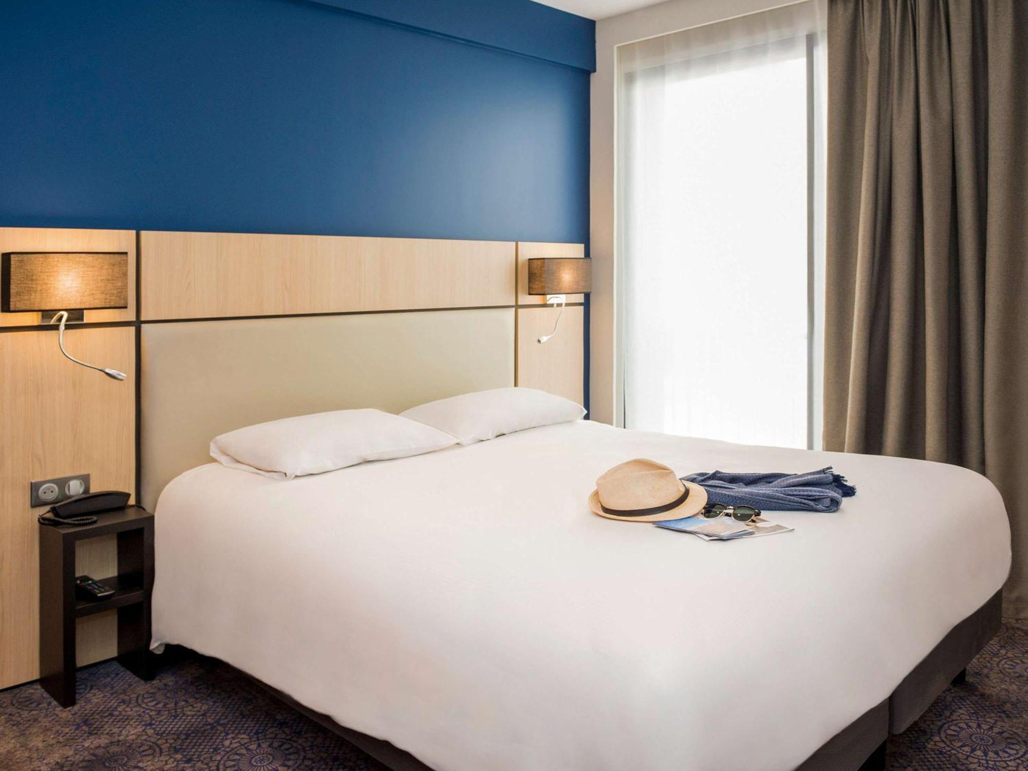 Hotel Mercure Rodez Cathedrale Exterior photo