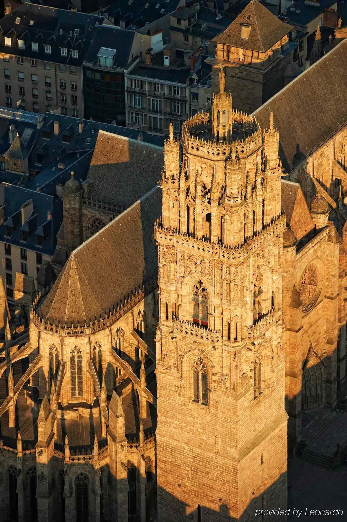 Hotel Mercure Rodez Cathedrale Exterior photo