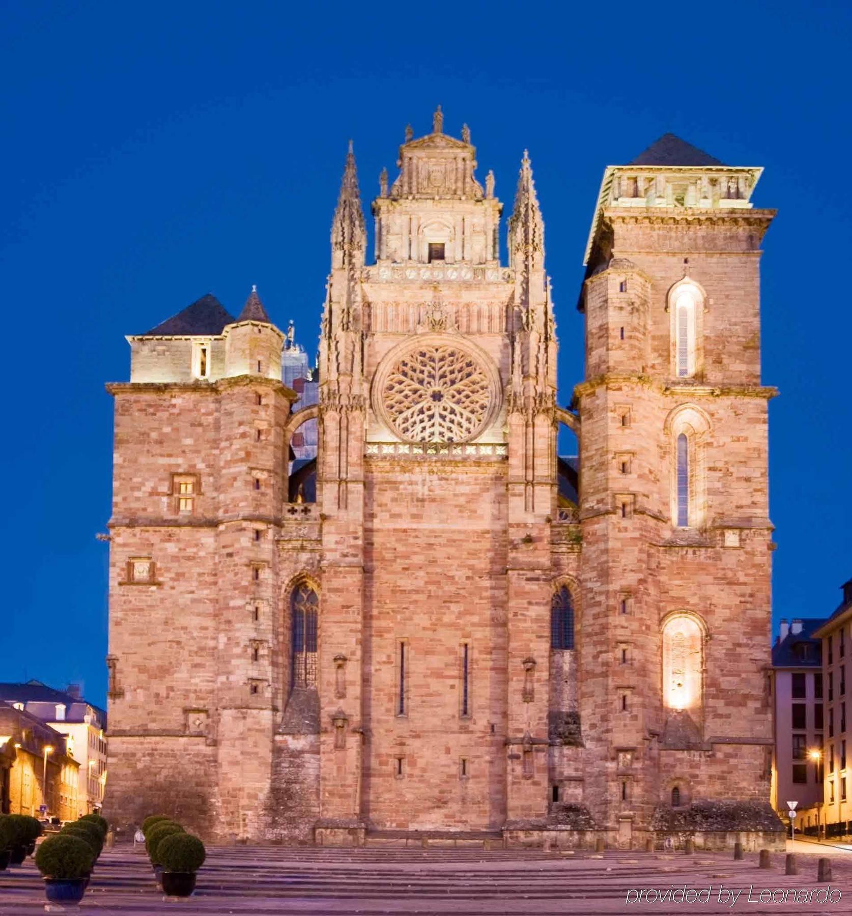 Hotel Mercure Rodez Cathedrale Exterior photo