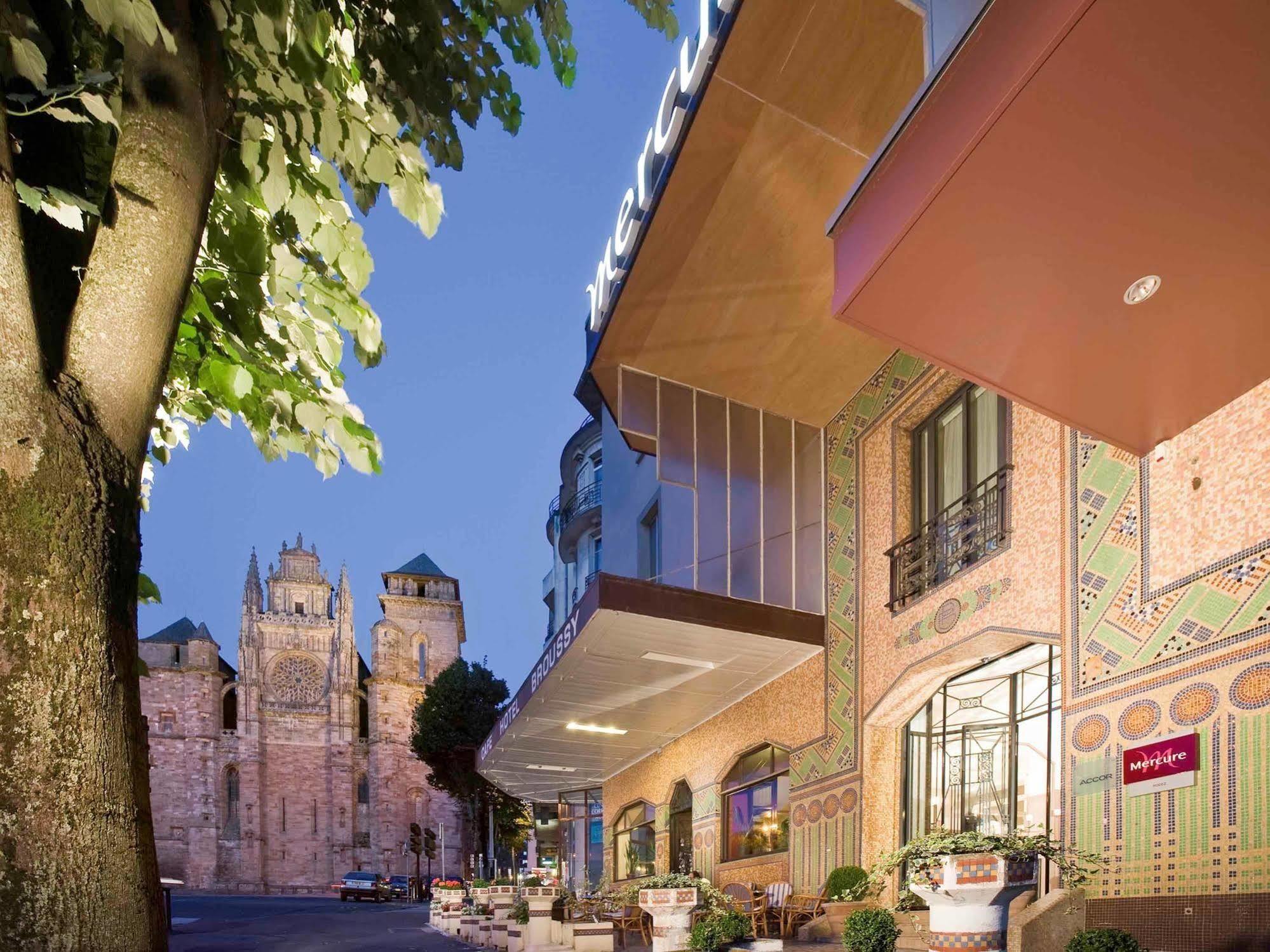 Hotel Mercure Rodez Cathedrale Exterior photo
